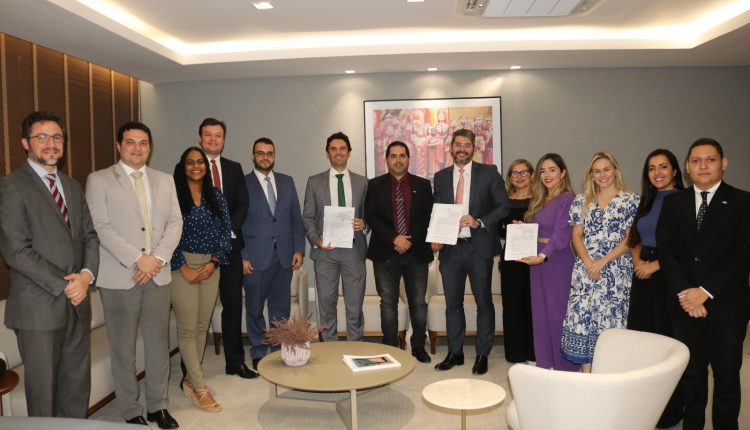 OAB assina convênio com escritórios escolas do Programa de Residência Jurídica