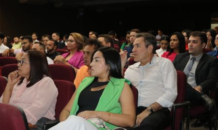 Centenas de Advogados(a) participam de aula magna da pós-graduação gratuita oferecida pela OAB-PI