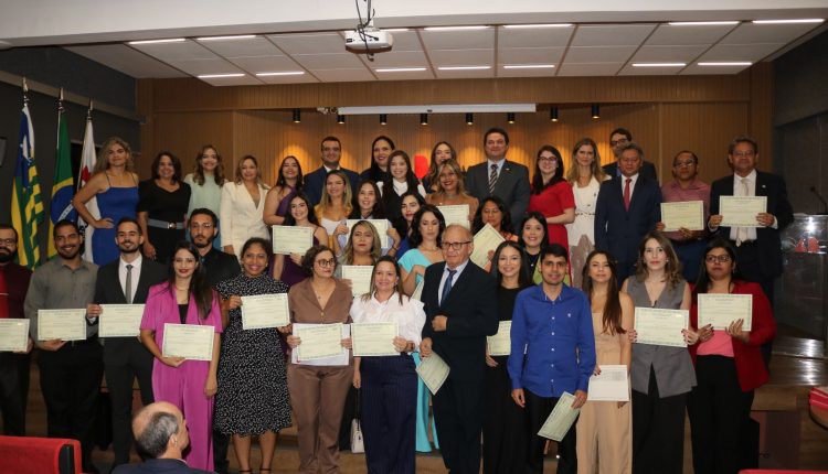 ESA realiza lancamento de livros e entrega de certificados de pós-graduação durante solenidade