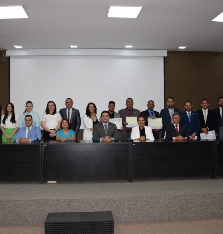 Entrega de certificados do curso de Especialização em Direito Eleitoral e Público Municipal